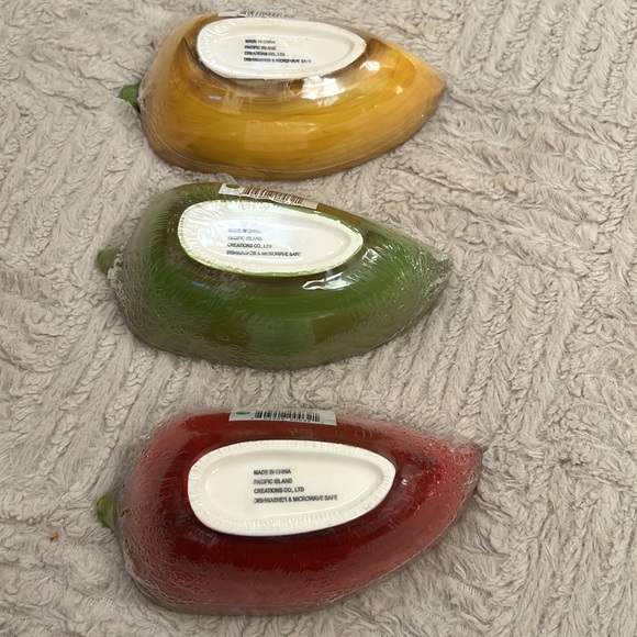 Set of 3 Chili pepper bowls in red green yellow - new in sealed packaging - Picture 3 of 16